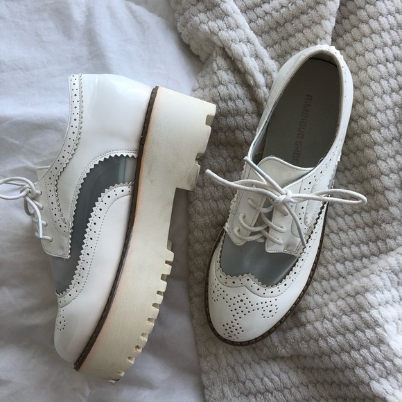 Women’s White Chunky Shoes - Picture 3 of 7